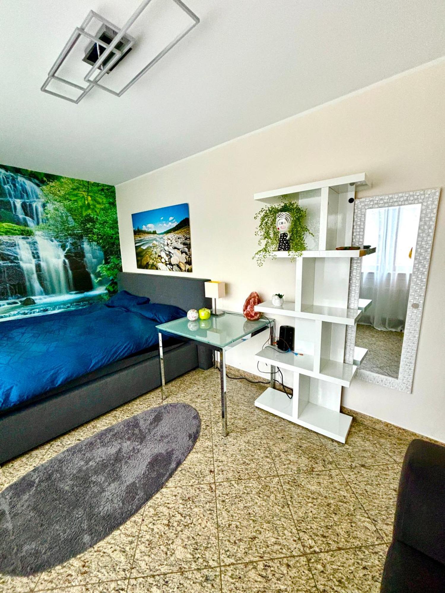 Magisches Doppelzimmer Mit Atemberaubender Wasserfall-Wand In ゼーリゲンシュタット エクステリア 写真